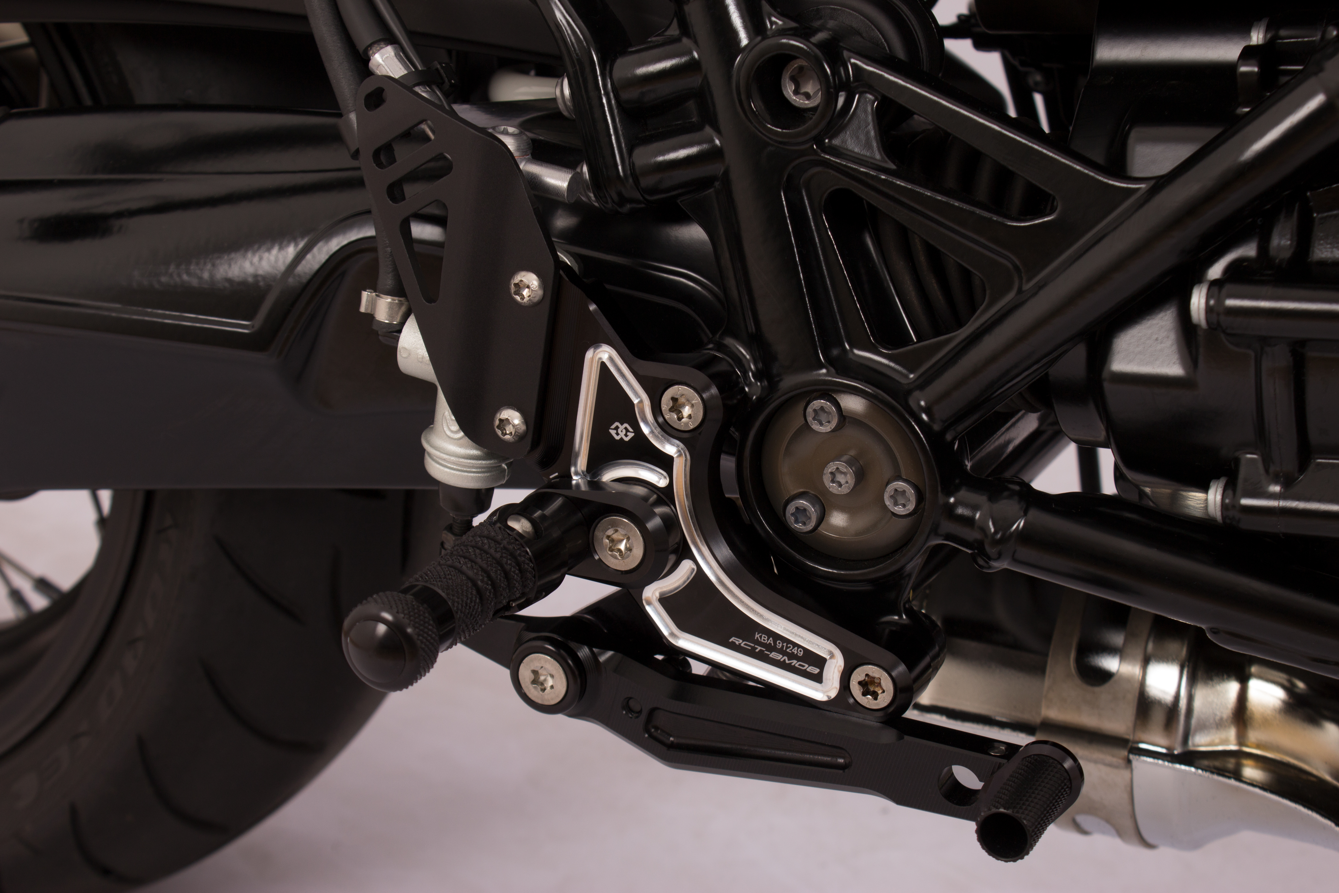 Fußrastenanlage RCT10GT schwarz-silber