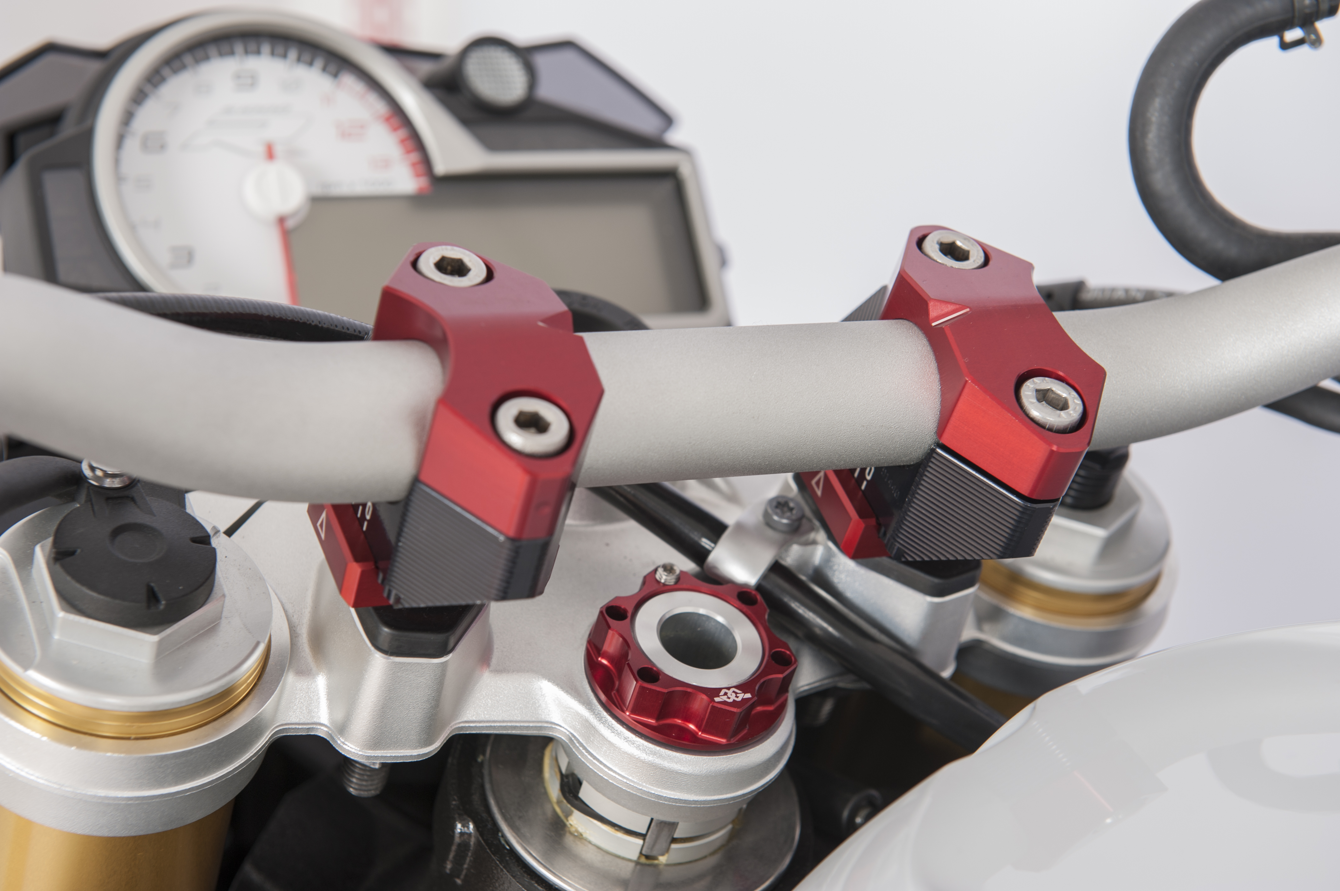 2DGT verstellbare Lenkerböcke mit ABK-08 schwarz