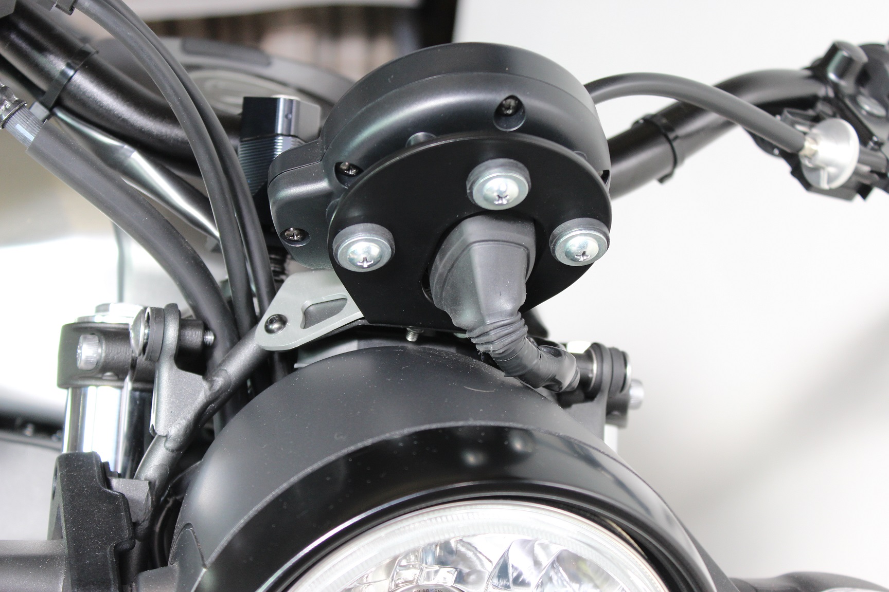 Tachoverlegungsset XSR700 schwarz
